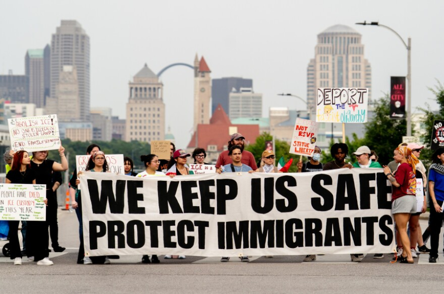 ΗΠΑ: Ειρηνική διαδήλωση εναντίον της απέλασης πεντάχρονου διαλύεται με δακρυγόνα