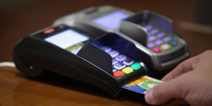 Ηλεκτρονικές αποδείξεις: Ο κατάλογος με τα 20 επαγγέλματα που δίνουν επιπλέον έκπτωση φόρου