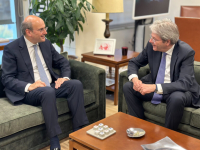 Συνάντηση Χατζηδάκη – Τζεντιλόνι: Συζητήθηκαν δημοσιονομικοί κανόνες και Ταμείο Ανάκαμψης