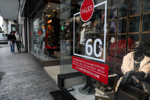 Ανοίγει σήμερα το λιανεμπόριο στις ΠΕ Αχαΐας και Θεσσαλονίκης