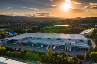 Όμιλος Σαράντης: Εγκαθιστά φωτοβολταϊκά και ενισχύει τη βιώσιμη παραγωγή