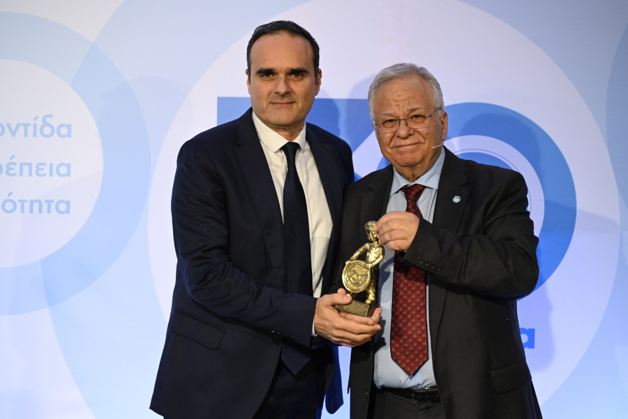 LG: Τιμήθηκε με το βραβείο “Ανδρέας Γιαννόπουλος” από το «Χαμόγελο του Παιδιού»