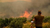 Πυρκαγιές: Εκκενώνονται 20 οικισμοί στην Τρίπολη