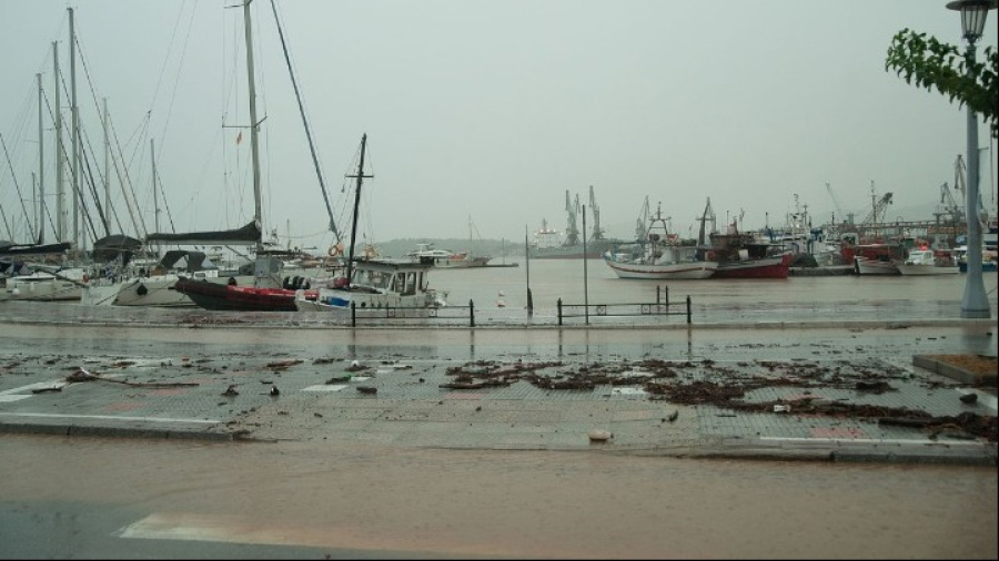 Σφοδρή κακοκαιρία πλήττει τη Μαγνησία - Ένας νεκρός και ένας αγνοούμενος