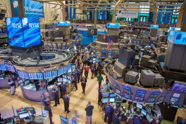 Ο Πάουελ "έκοψε τα φτερά" της Wall Street - Βουτιά 500 μονάδες για τον Dow