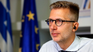 Σκέρτσος: Φοροελάφρυνση στα ασφάλιστρα ΙΧ σε όσους δεχτούν εφαρμογές τηλεματικής (vid)