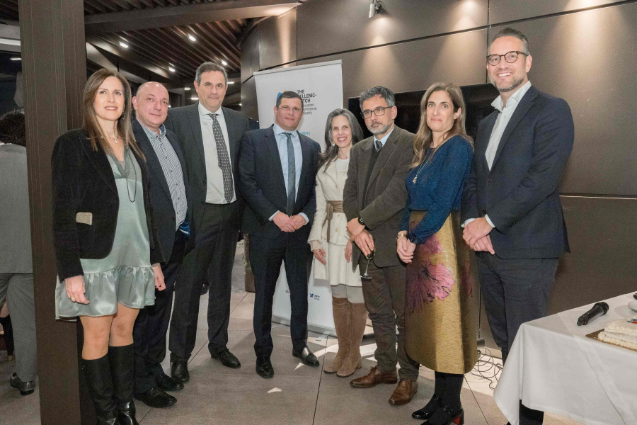 (Από αριστερά) Σοφία Φλαμουρτζόγλου, Secretary General HeDA Δημήτρης Μαγγιώρος, Head of Unilever South East Europe Παναγιώτης Μπαράς, Treasurer HeDA &amp; Chairman and Managing Director of PHILIPS HELLAS S.A. Κανάρης Παπαναστασόπουλος, General Manager &amp; CEO of Carglass® Greece Μαριάννα Πολιτοπούλου, CEO of Metropolitan College/ IEK AKMI Γιάννης Καντώρος, President HeDA &amp; CEO of INTERAMERICAN Hellenic Insurance Company Φιλίππα Μιχάλη, Chairman &amp; CEO of NN Hellas Kees Rusius, Senior Vice President of Commerce AB Vassilopoulos