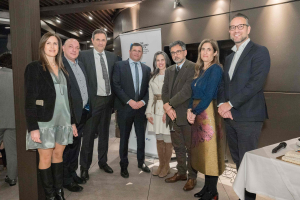 (Από αριστερά) Σοφία Φλαμουρτζόγλου, Secretary General HeDA Δημήτρης Μαγγιώρος, Head of Unilever South East Europe Παναγιώτης Μπαράς, Treasurer HeDA &amp; Chairman and Managing Director of PHILIPS HELLAS S.A. Κανάρης Παπαναστασόπουλος, General Manager &amp; CEO of Carglass® Greece Μαριάννα Πολιτοπούλου, CEO of Metropolitan College/ IEK AKMI Γιάννης Καντώρος, President HeDA &amp; CEO of INTERAMERICAN Hellenic Insurance Company Φιλίππα Μιχάλη, Chairman &amp; CEO of NN Hellas Kees Rusius, Senior Vice President of Commerce AB Vassilopoulos