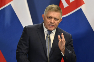 Σλοβακία: Νέα επέμβαση για τον πρωθυπουργό Φίτσο