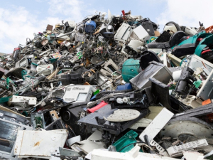 Κομισιόν: Ξεκινάει διαβούλευση σχετικά με τα απόβλητα ηλεκτρικού και ηλεκτρονικού εξοπλισμού