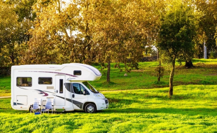 Τι πραγματικά ισχύει με τον νόμο 5170/2025 για τα τροχόσπιτα και τα τροχοκινούμενα