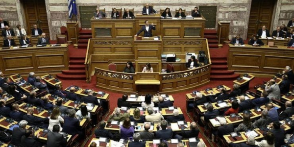 Βoυλή: Εξελέγησαν οι τρεις κοσμήτορες και οι έξι γραμματείς για τις εργασίες της Β' Συνόδου