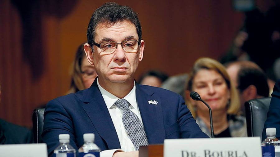 Μπουρλά (Pfizer): Πιθανές οι μεταλλάξεις που θα αντιστέκονται στα εμβόλια