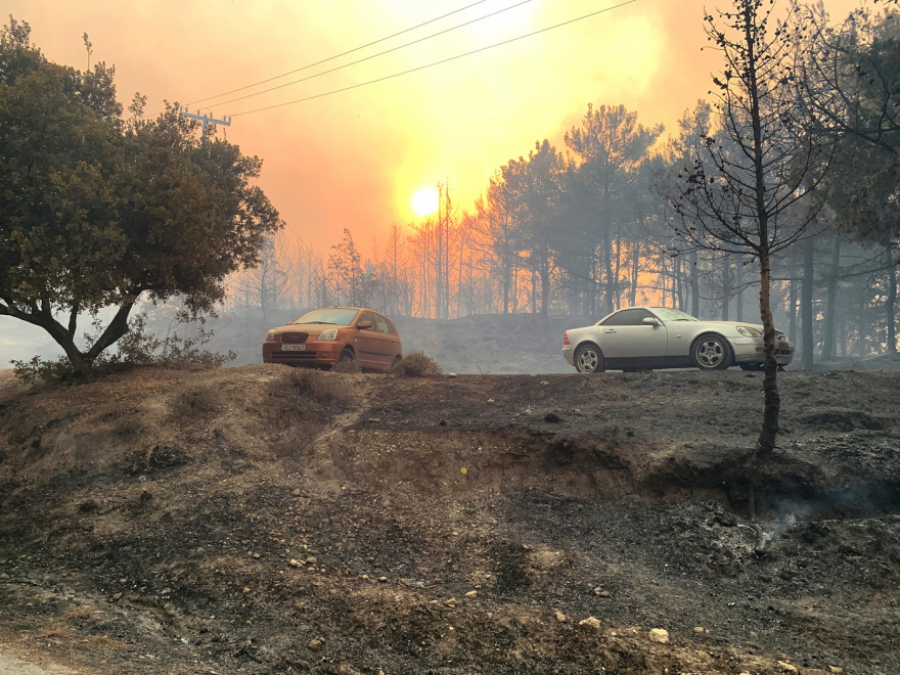 Ρόδος: Στάχτη 10.000 στρέμματα
