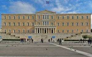 Άρχισε η συζήτηση της πρότασης δυσπιστίας του ΣΥΡΙΖΑ κατά της κυβέρνησης