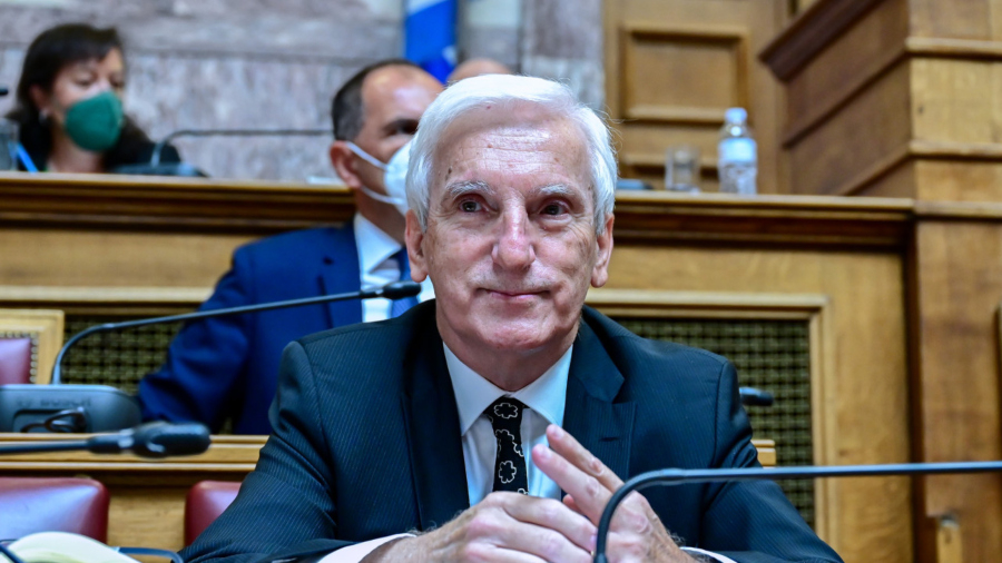 Σε εξέλιξη η ακρόαση του διοικητή της ΕΥΠ για τις υποκλοπές - Παρέμβαση Ν. Ανδρουλάκη