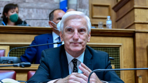 Σε εξέλιξη η ακρόαση του διοικητή της ΕΥΠ για τις υποκλοπές - Παρέμβαση Ν. Ανδρουλάκη