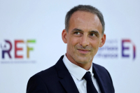 Γαλλία: Αμφίρροπη η αναμέτρηση ενόψει των προεδρικών εκλογών μετά την υποψηφιότητα του σοσιαλιστή Γκλιξμάν