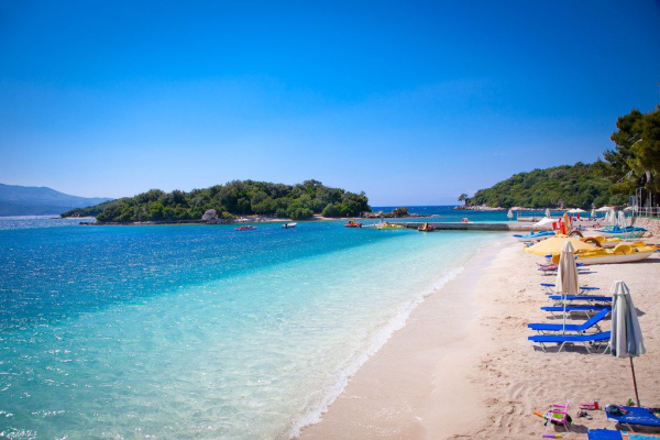 H παραλία Ksamil στην Αλβανία