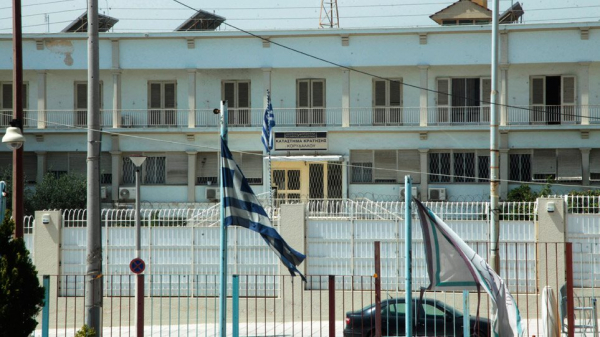 Εντοπίστηκαν αυτοσχέδια όπλα μετά από έρευνα στις φυλακές Κορυδαλλού