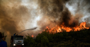 Σε Σταμάτα, Ροδόπολη και Άγιο Στέφανο η πύρινη λαίλαπα
