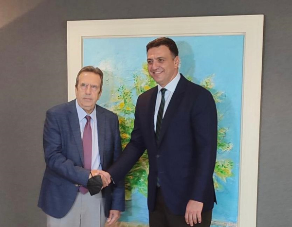 Συνάντηση Κικίλια - Καρανίκα: Οι αυξημένες τουριστικές ροές συνέβαλαν στη στήριξη μικρών και μεσαίων επιχειρήσεων