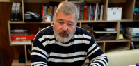 Ο Ντιμίτρι Μουράτοφ της ρωσικής εφημερίδας Novaya Gazeta και οι συντάκτες της καταδικάζουν την κήρυξη πολέμου