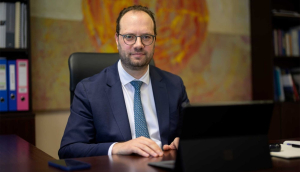 Ορέστης Καβαλάκης: «Η Ελλάδα ανάμεσα στις δέκα χώρες με τη μεγαλύτερη απορρόφηση κονδυλίων από το RRF»