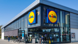 Lidl: Μειώνει τις τιμές έως 35% σε περισσότερα από 200 προϊόντα