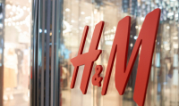 H&amp;M: Ανανέωσε το κατάστημά της στο Mediterranean Cosmos στη Θεσσαλονίκη