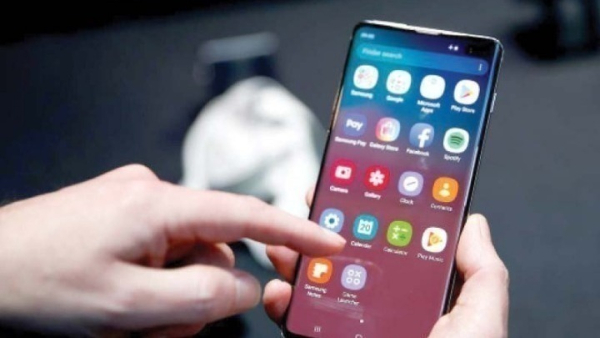 Βρετανία: Οι εποπτικοί φορείς πιέζουν τις Meta, TikTok, Snap και YouTube να μπλοκάρουν παιδιά