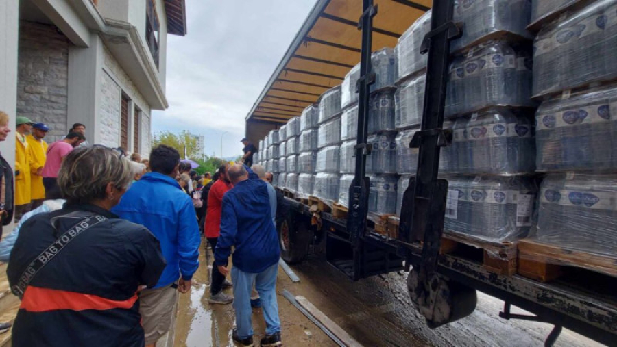 ΓΣΕΕ: Στο πλευρό των πληγέντων της κακοκαιρίας - Πρωτοβουλία άμεσης προμήθειας νερού στον Βόλο