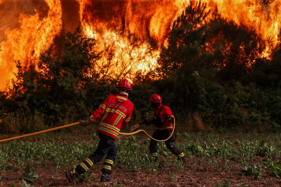 Νότια Ευρώπη: Συνεχίζεται η μάχη με τις φλόγες στη Γαλλία - Βελτιωμένη η κατάσταση σε Ισπανία και Πορτογαλία