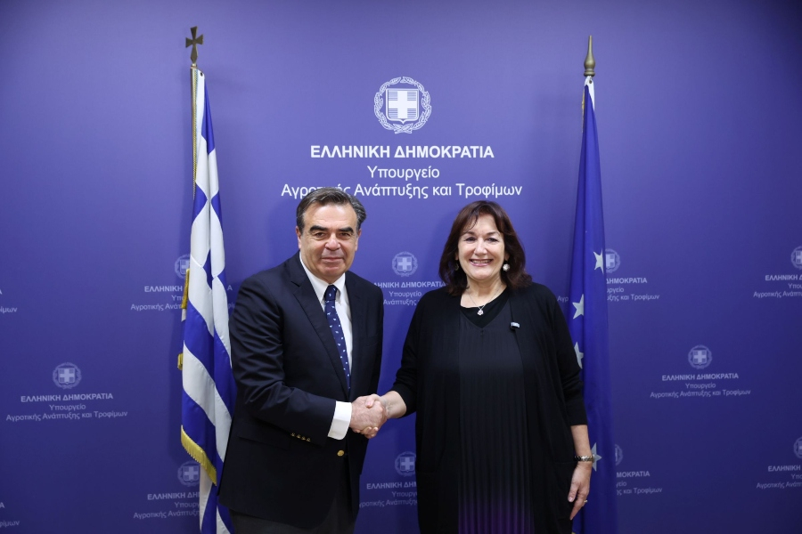 Από αριστερά προς τα δεξιά: υπουργό Αγροτικής Ανάπτυξης και Τροφίμων, Μαργαρίτης Σχοινάς, Ευρωπαία Επίτροπος για τη Μεσόγειο Dubravka Šuica.