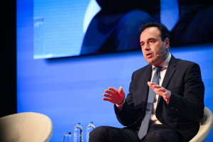 Παπαστεργίου: Έρχεται κατάργηση πιστοποιητικών στο Δημόσιο