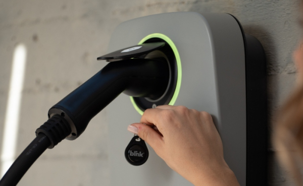 Η Blink Charging Hellas πρωτοπορεί ξανά στην ηλεκτροκίνηση, λανσάροντας τα RFID Tags