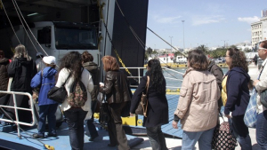 Σε πλήρη εξέλιξη η πασχαλινή έξοδος – Αυξημένη η κίνηση στα λιμάνια της Αττικής