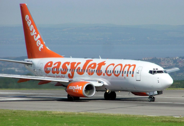 Easy Jet: Ενισχύει τις πτήσεις της με δημοφιλή νησιά το καλοκαίρι του 2023
