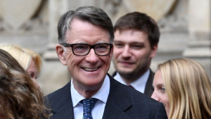 Η Κομισιόν ζητά από την Υπηρεσία Καταπολέμησης της Απάτης να ερευνήσει τον Βρετανό πρώην Επίτροπο Πίτερ Μάντελσον