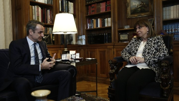 Κ. Μητσοτάκης σε Κ. Σακελλαροπούλου: Σας ευχαριστώ για την πενταετή προσφορά σας στην πατρίδα