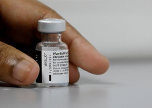 Η Ελβετία ενέκρινε το εμβόλιο των Pfizer/BioNTech για τους 12-15 ετών