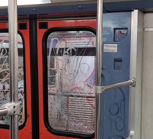 ΣΤΑΣΥ: Βανδαλισμοί σε έξι συρμούς του ΗΣΑΠ