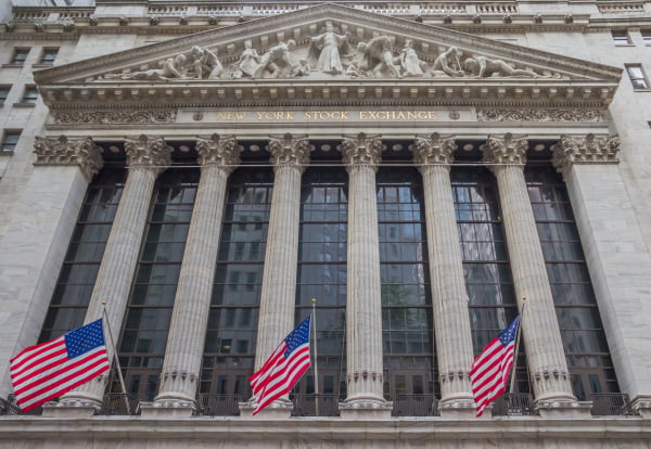 Απώλειες δείχνουν τα futures στη Wall Street