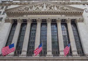 Απώλειες δείχνουν τα futures στη Wall Street