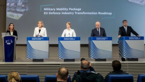 H Ευρωπαϊκή Επιτροπή προτείνει "ζώνη Σένγκεν" για τις διασυνοριακές στρατιωτικές μετακινήσεις