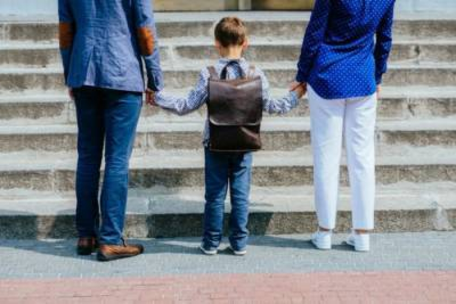 Σε ισχύ η άδεια πατρότητας 14 ημερών - Τι αλλάζει στις γονικές άδειες