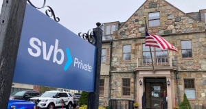 «Καμπανάκι» οικονομολόγων: Σε κίνδυνο 186 τράπεζες στις ΗΠΑ