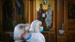 Ιερά Σύνοδος: Αναγνώστηκε στις εκκλησίες η εγκύκλιος για τον εμβολιασμό
