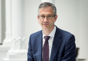 De Cos (ΕΚΤ): Ο πόλεμος στην Ουκρανία θα έχει συνέπειες στην οικονομική δραστηριότητα της ευρωζώνης