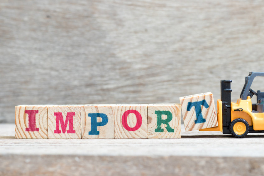 Οι εισαγωγές «καπέλωσαν» τουρισμό και εξαγωγές